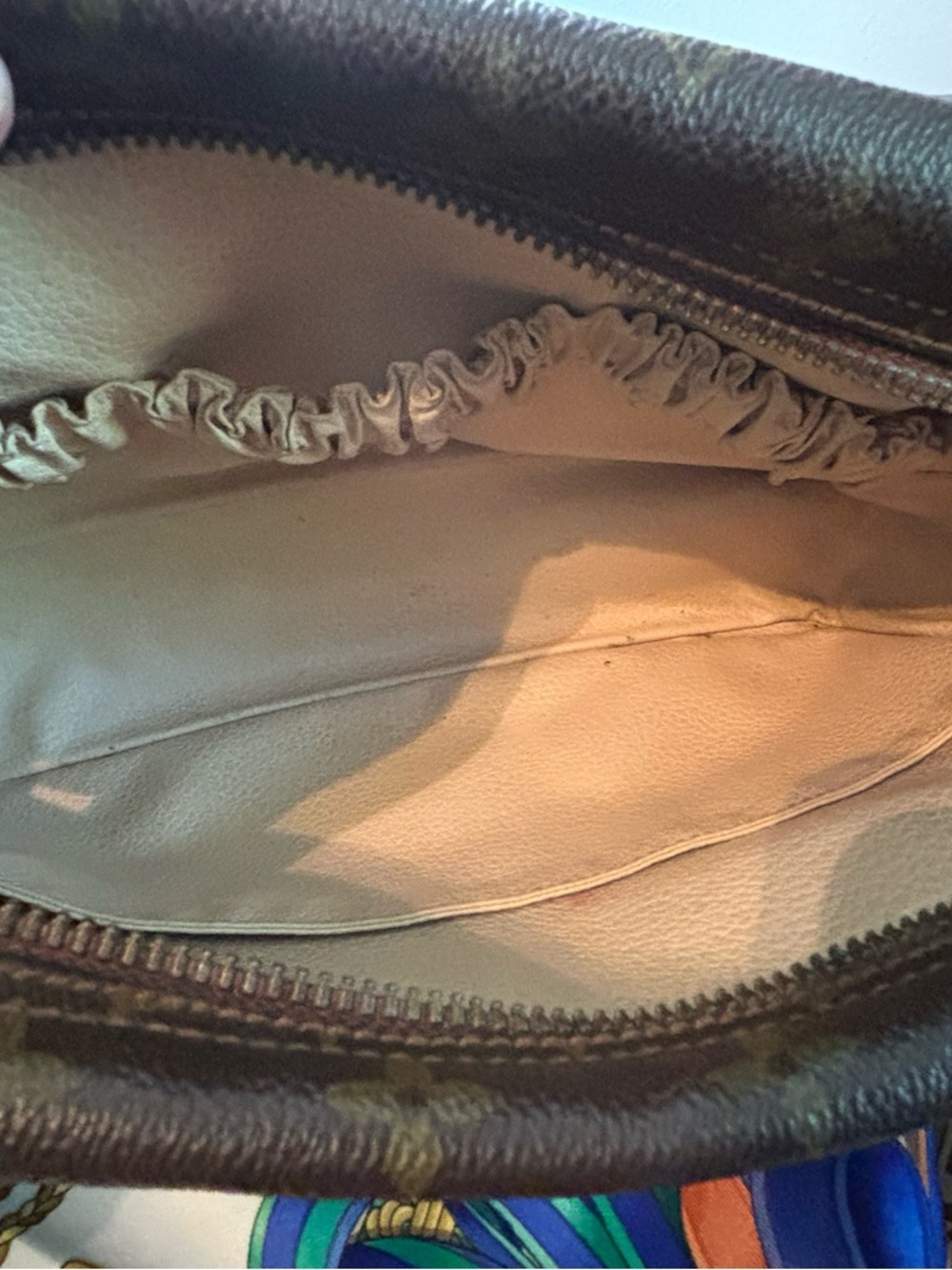 Authentic Louis Vuitton Vintage Trousse Toilette 28 - Excellent Condition - Picture 13 of 14